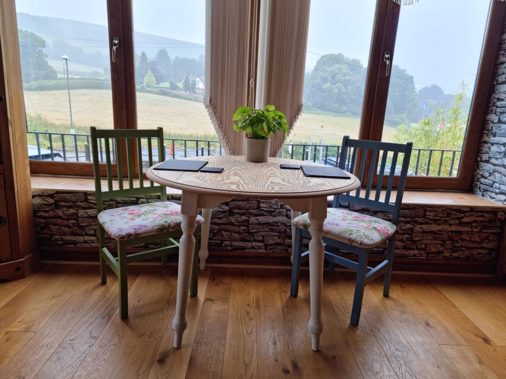 Castle Lodge - Brecon Beacons Accommodation Sennybridge Eksteriør billede